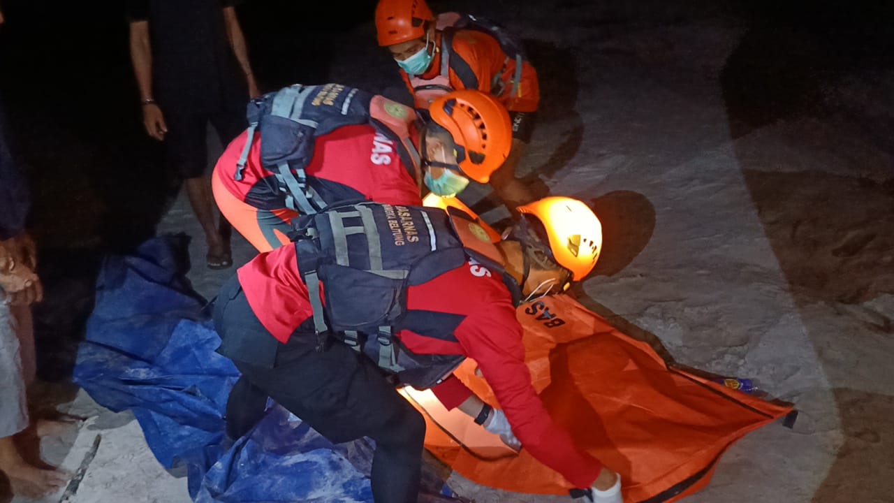 Tim SAR Gabungan Evakuasi Jasad Penambang Timah di Belitung