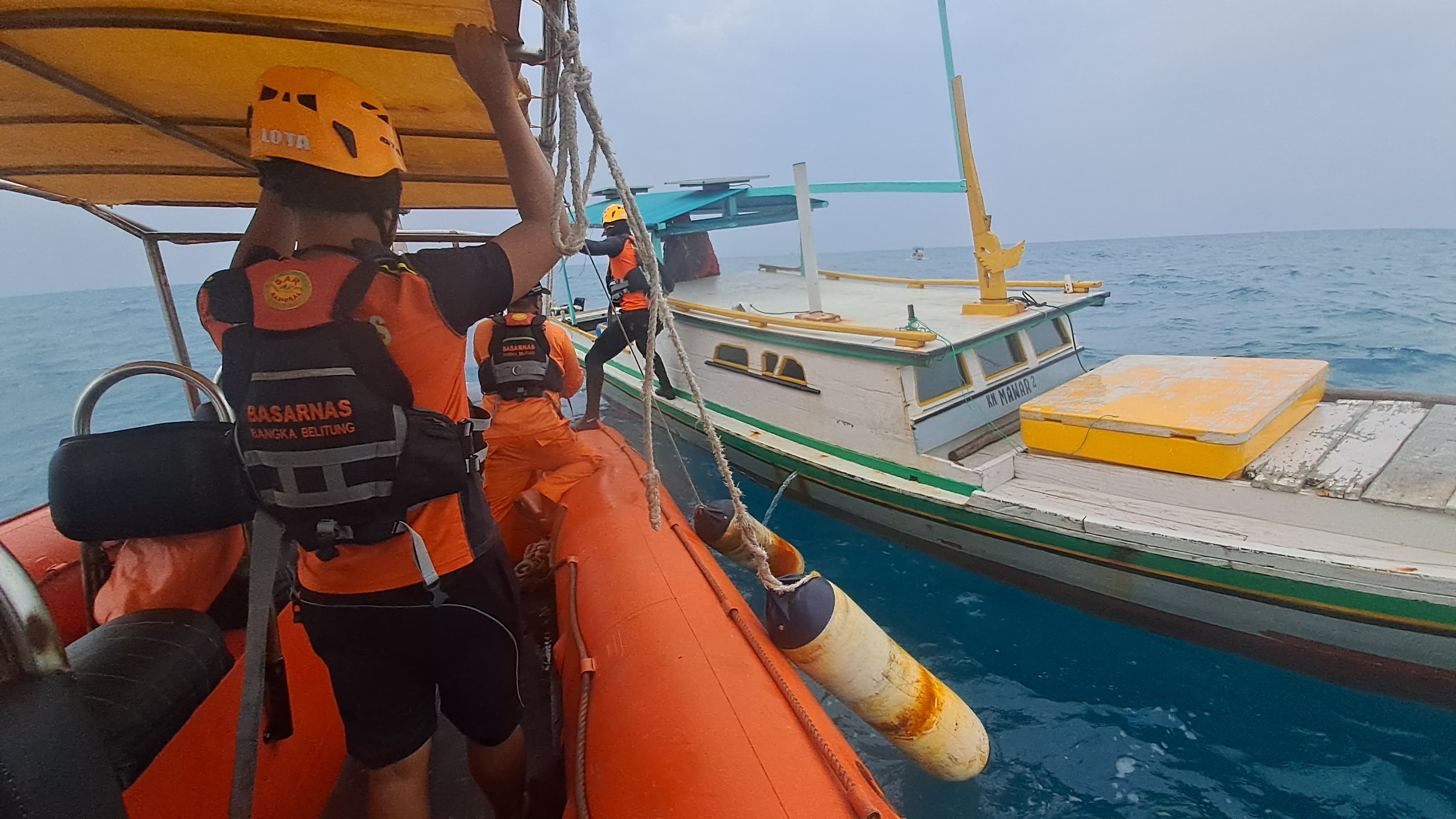 Humas Basarnas Capture : Rib Basarnas berhasil menemukan kapal korban